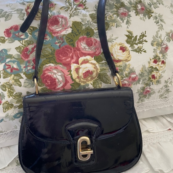 Gucci - Picture 2 of 4